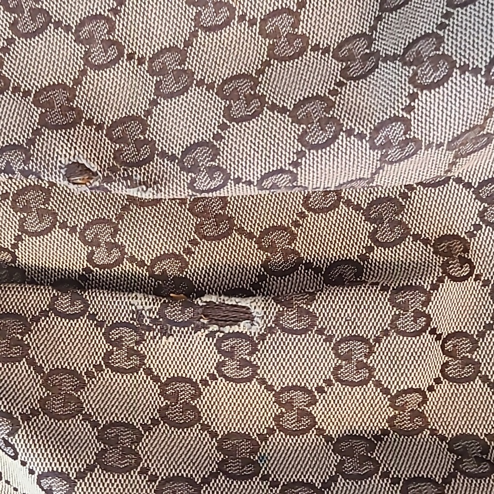 Gucci Sukey Gucci Tan and Brown Monogram Shoulder Bag - Picture 2 of 8